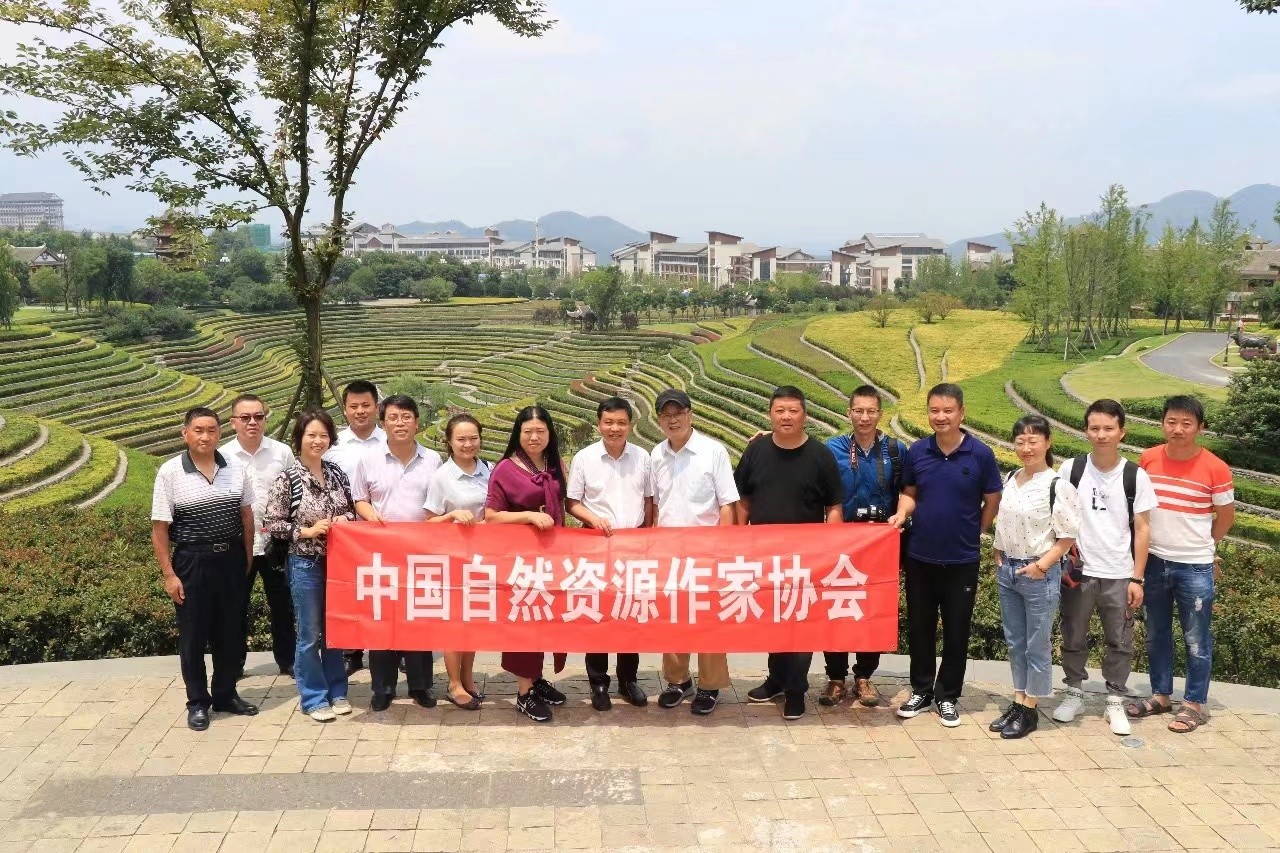 去納雍縣董地鄉采訪