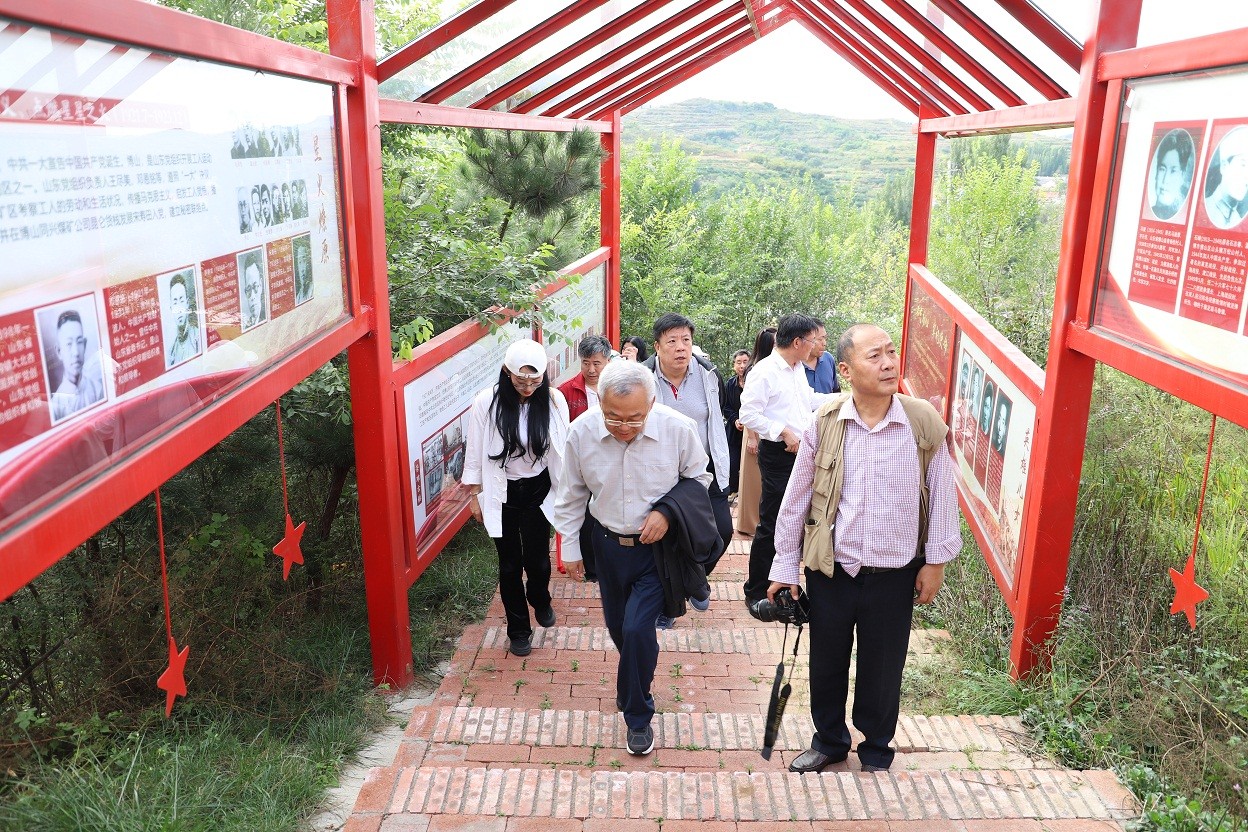 4、參觀黨史長廊_20220922182150